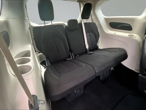 Used 2023 Chrysler Voyager LX FWD image 25