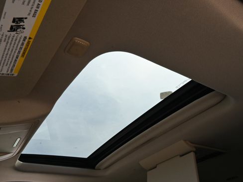 Used 2015 GMC Yukon SLT w/ Open Road Package image 26