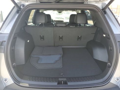 New 2026 Chevrolet Equinox LT w/ Convenience Package II FWD image 9