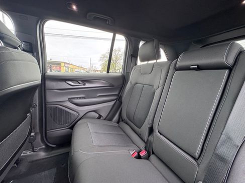 New 2026 Jeep Grand Cherokee Laredo AWD/4WD image 16