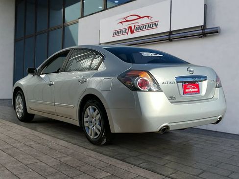 Used 2010 Nissan Altima 2.5 S image 5