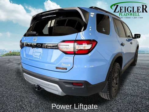 Used 2023 Honda Pilot TrailSport image 5