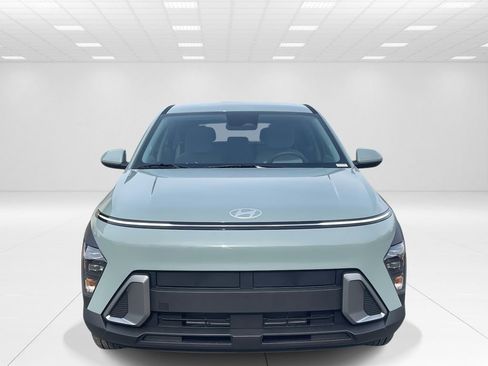 New 2026 Hyundai Kona SE image 2