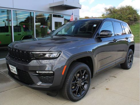 New 2025 Jeep Grand Cherokee Limited image 3