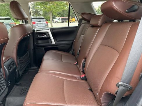 Used 2017 Toyota 4Runner Limited w/ Convenience Package AWD/4WD image 14