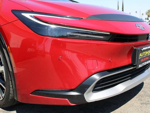 Used 2023 Toyota Prius Prime FWD image 5
