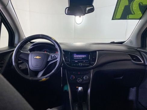 Used 2021 Chevrolet Trax LS AWD/4WD image 10