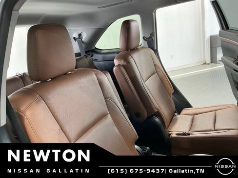 Used 2017 Toyota Highlander Limited FWD image 19