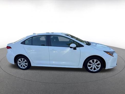 Used 2025 Toyota Corolla LE FWD image 16