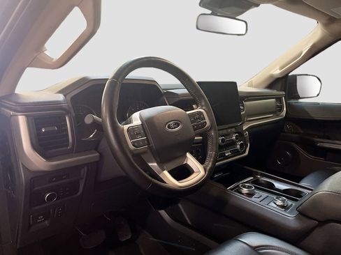 Used 2024 Ford Expedition XLT AWD/4WD image 9