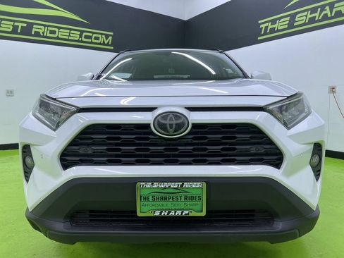 Used 2019 Toyota RAV4 XLE w/ Convenience Package AWD/4WD image 3