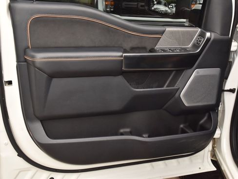 Used 2024 Ford F250 Platinum image 37