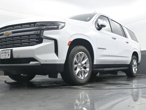 Used 2023 Chevrolet Suburban Premier image 28