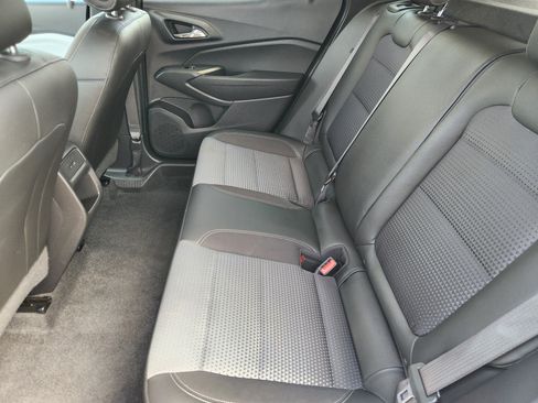 Used 2025 Chevrolet Trax LT FWD image 30