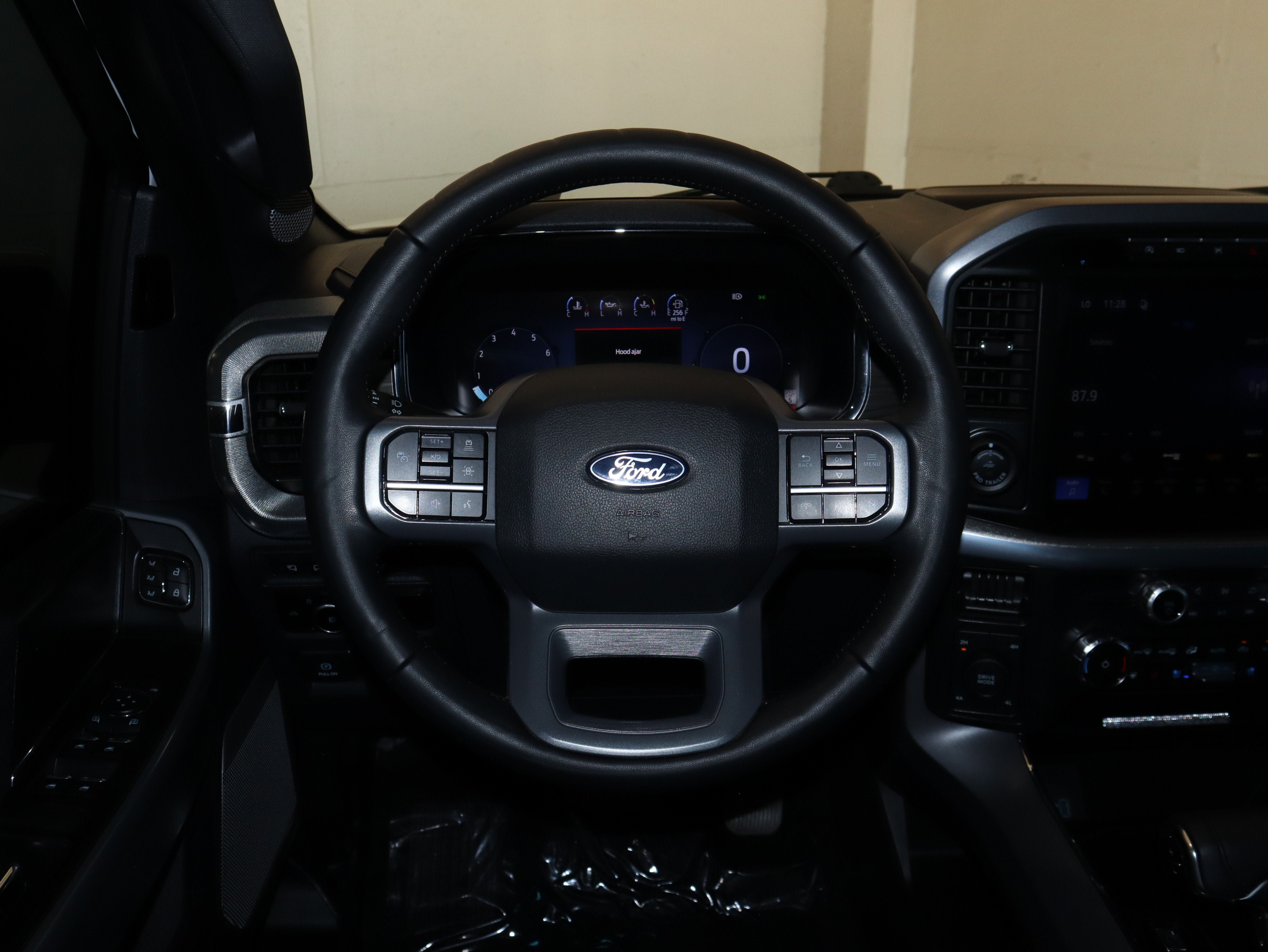 Used 2024 Ford F150 Lariat AWD/4WD image 25