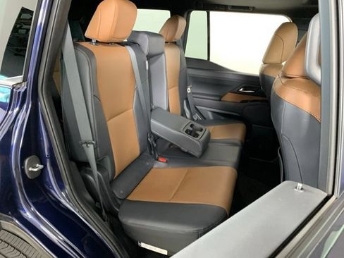 Used 2024 Lexus GX 550 w/ Cold Area Package AWD/4WD image 38