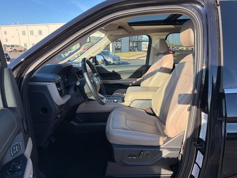 Used 2024 Ford Expedition Max Limited image 10