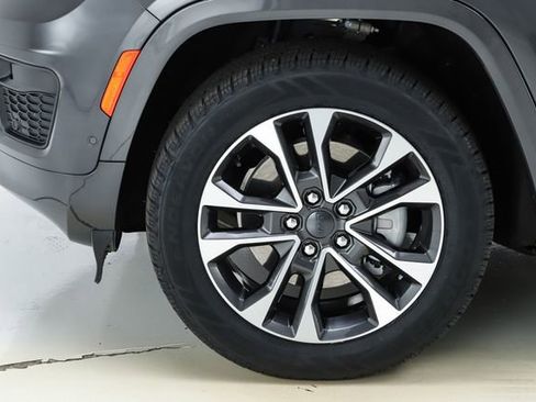 Used 2021 Jeep Grand Cherokee L Overland w/ Luxury Tech Group IV image 7