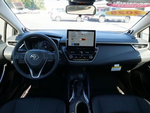 Used 2025 Toyota Corolla XLE image 20
