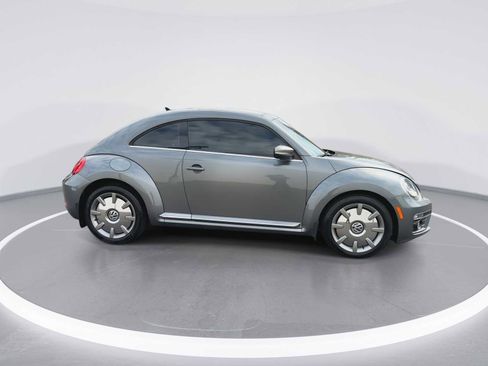Used 2014 Volkswagen Beetle TDI image 11