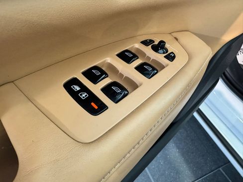 Used 2017 Volvo S90 T6 Inscription w/ Vision Package image 23