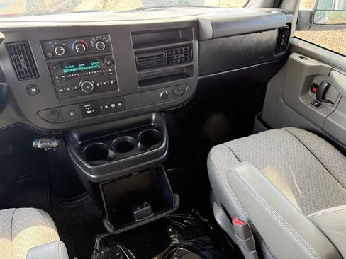 Used 2014 Chevrolet Express 2500 LT w/ LT Preferred Equipment Group RWD image 19