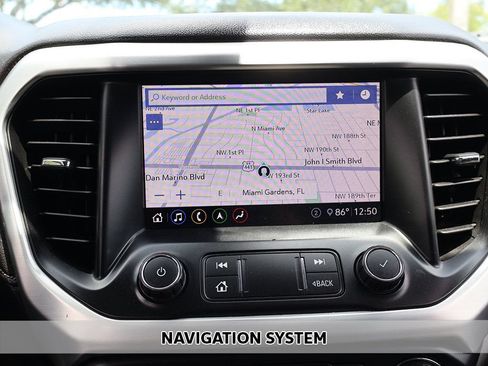 Used 2020 GMC Acadia SLT w/ Driver Alert Package II FWD image 10