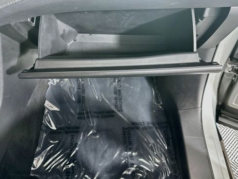 Used 2021 Toyota Highlander XSE FWD image 32