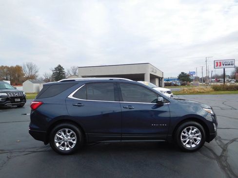 Used 2018 Chevrolet Equinox LT w/ Sun & Infotainment Package image 2