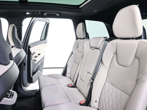 Certified 2026 Volvo XC90 B6 Plus w/ Protection Package Premier image 23