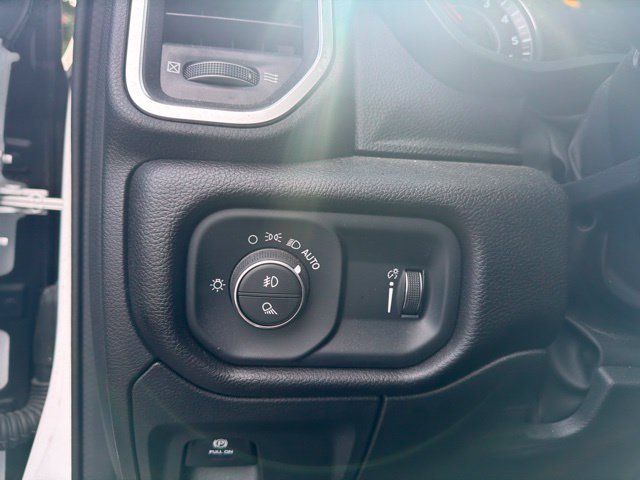 Used 2024 RAM 1500 Big Horn RWD image 21