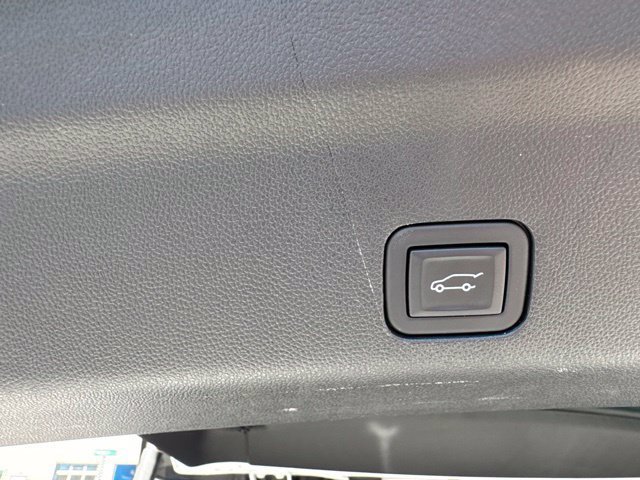 Used 2023 Chevrolet Tahoe High Country AWD/4WD image 17