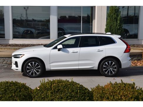 Certified 2023 Volvo XC60 B5 Core w/ Climate Package image 7