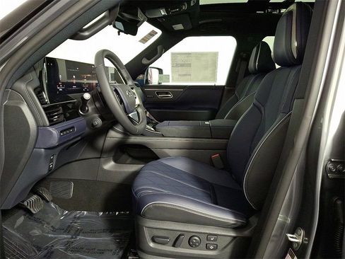 Certified 2026 INFINITI QX80 4WD w/ Sport Exterior Package image 13