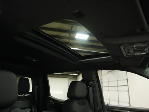 Used 2025 GMC Sierra 1500 AT4 w/ AT4 Premium Package image 19