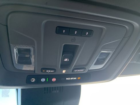 Certified 2022 Chevrolet Silverado 1500 LTZ w/ LTZ Convenience Package II image 38