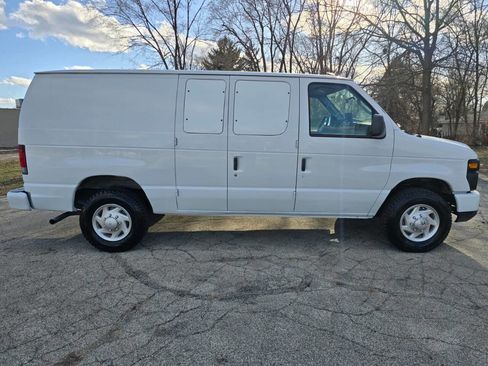 Used 2011 Ford E-250 and Econoline 250 w/ PWR Group image 4