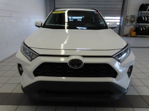 Used 2019 Toyota RAV4 XLE Premium image 19