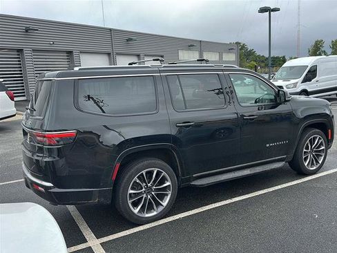 Used 2025 Jeep Wagoneer Series II w/ Premium Group I AWD/4WD image 3