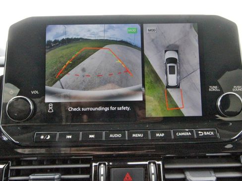Certified 2025 Nissan Pathfinder Platinum AWD/4WD image 29