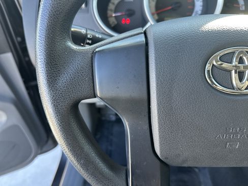 Used 2012 Toyota Tacoma image 19