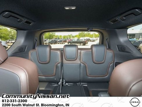 New 2025 Nissan Armada SL w/ Captain's Chari Seat Package image 20