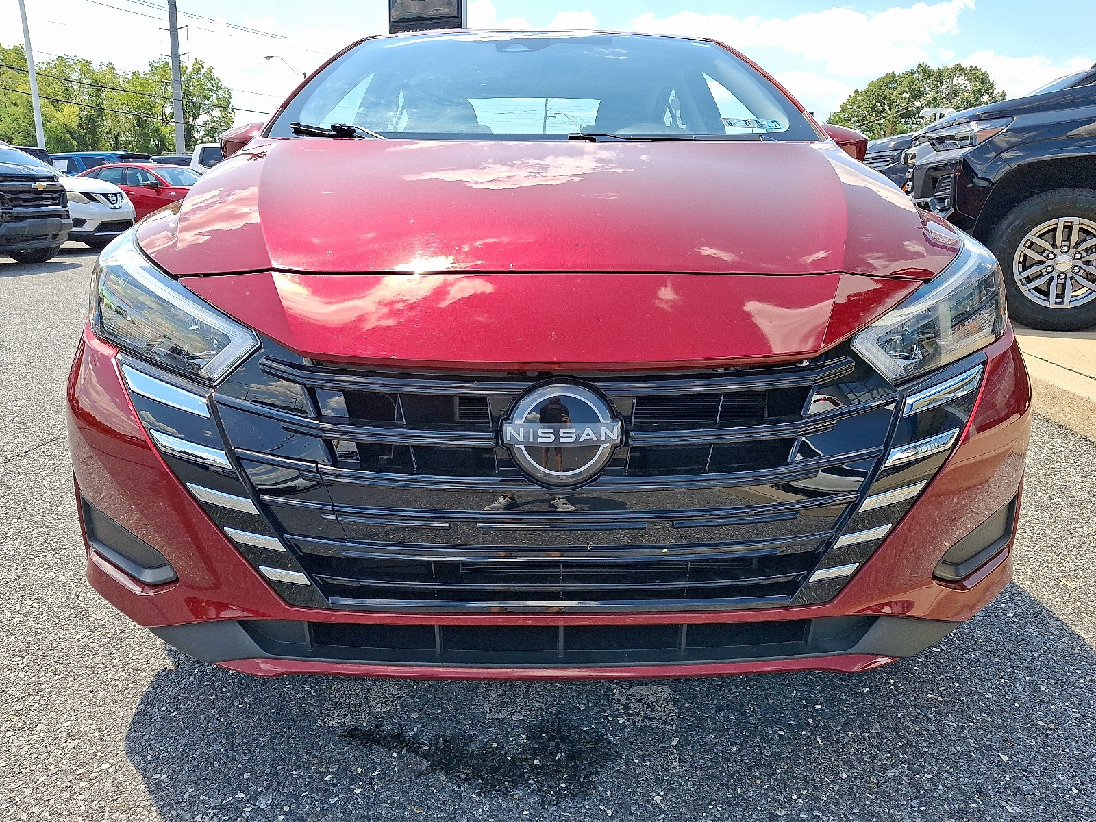 Used 2025 Nissan Versa SV FWD image 2