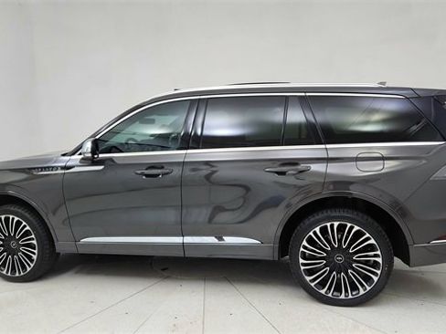 Used 2020 Lincoln Aviator Black Label w/ Dynamic Handling Package image 4