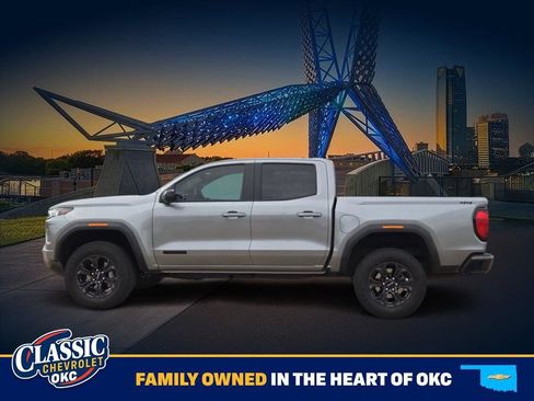 Used 2025 GMC Canyon Elevation w/ Convenience Package AWD/4WD image 4