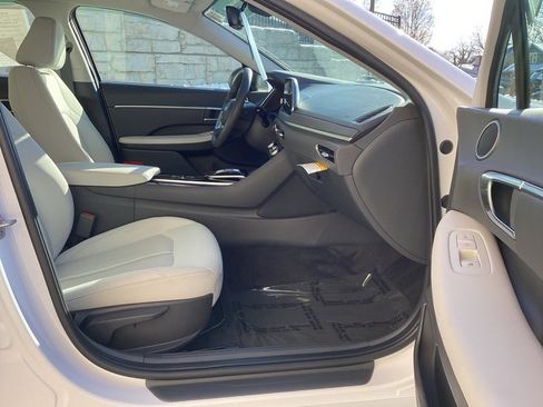 Certified 2023 Hyundai Sonata SEL w/ Preferred Accessory Package image 15