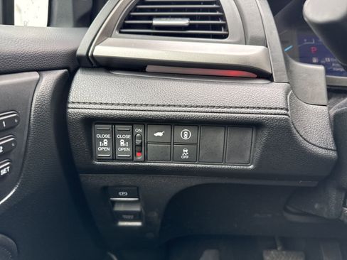 Used 2023 Honda Odyssey Sport image 25