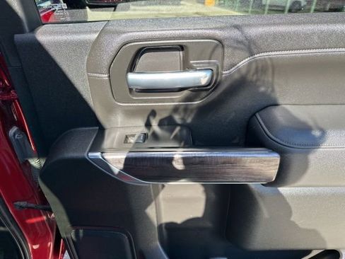 Used 2021 Chevrolet Silverado 2500 LTZ w/ LTZ Convenience Package image 15