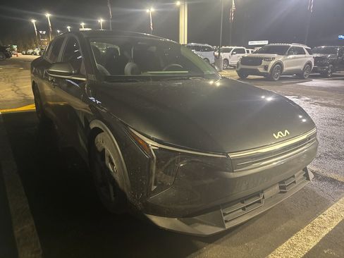 Used 2025 Kia K4 LXS image 3