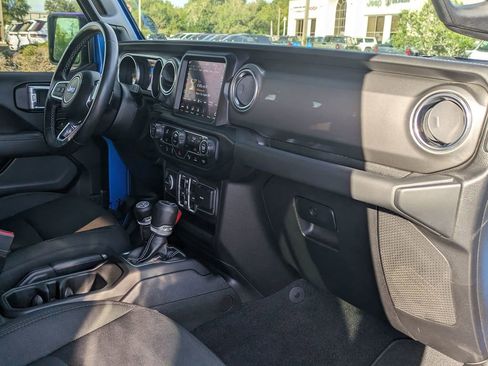 Used 2021 Jeep Gladiator Overland image 30